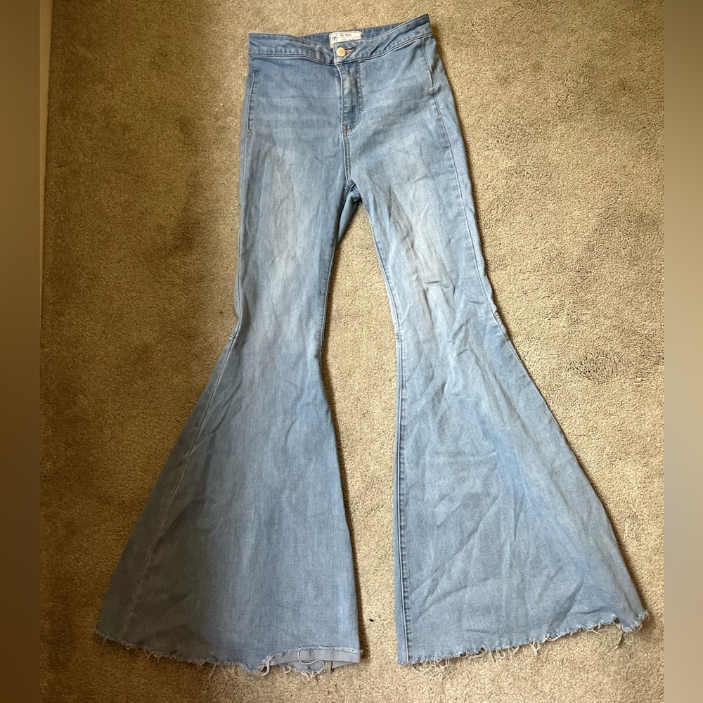 Free people bell bottoms - light wash denim - Size: 26